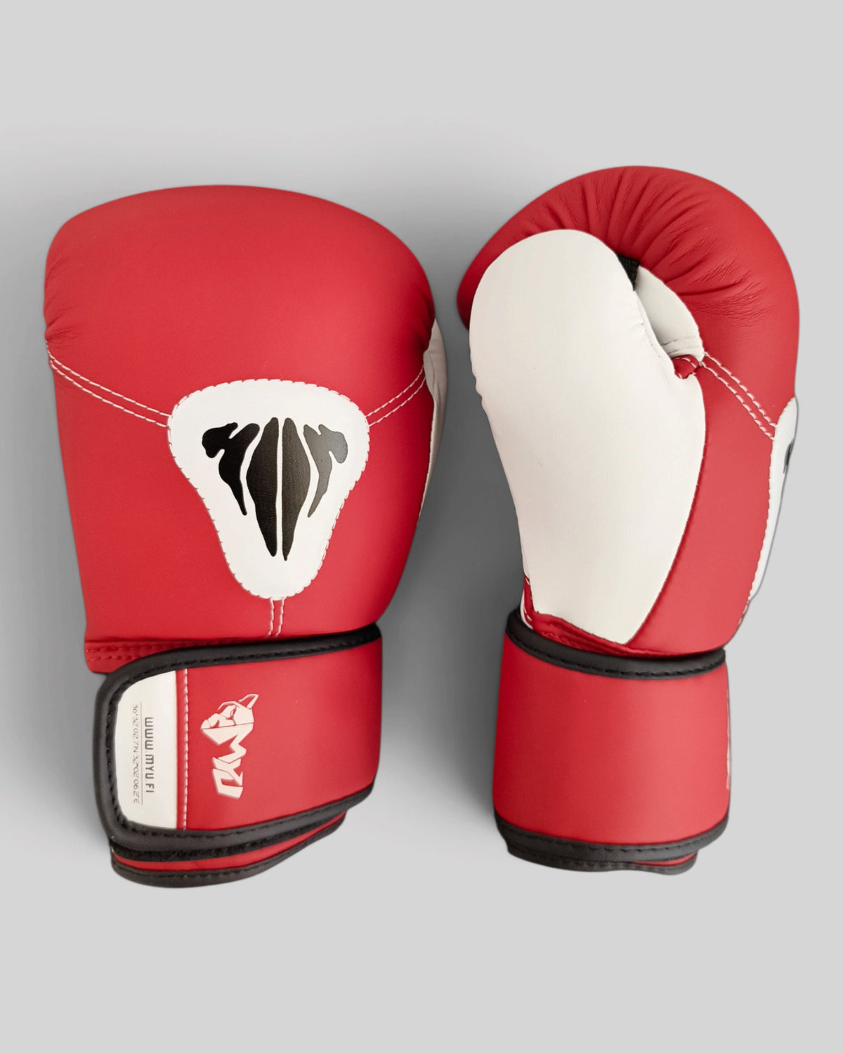 MYU PARS kids boxing gloves in red, hook-and-loop gloves for junior boxers — both gloves side by side